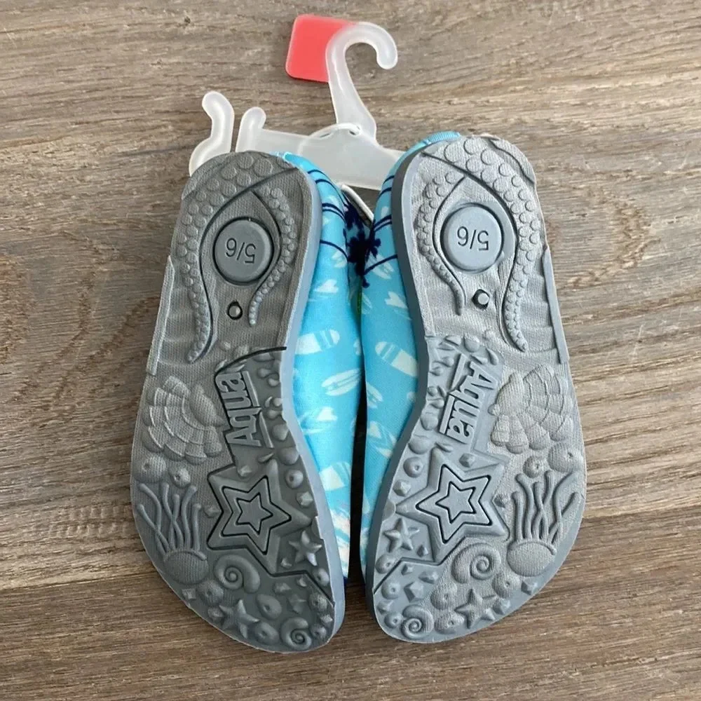 Hi-top water shoes​